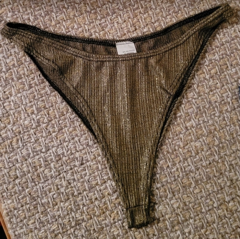 Bathing Suit - Picture 4 of 5